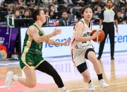 爱游戏在线-澳大利亚女篮队员表现出色，获得最佳球员