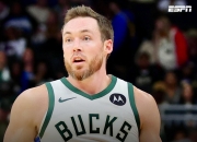 爱游戏官方入口-包含雄鹿队球员连续砍下+，成为赛季亮点的词条