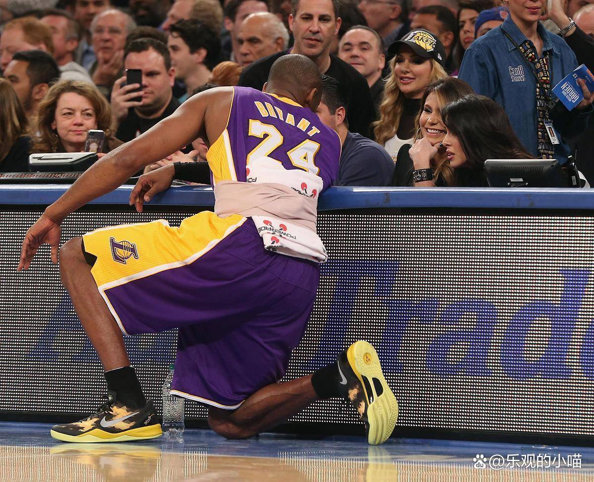 年度最佳新秀科比-怀特发起篮球公益活动热心助人的简单介绍 年度最佳新秀科比-怀特发起篮球公益活动热心助人的简单介绍