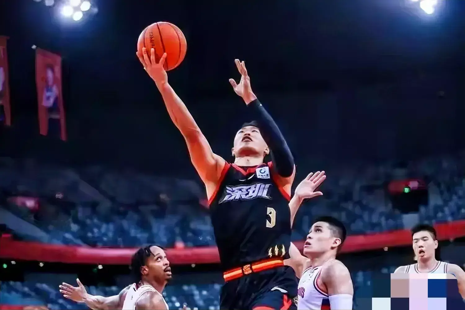 关于在广东队赛场上演CBA季后赛,碾压,引发弹幕炸裂的信息 关于在广东队赛场上演CBA季后赛,碾压,引发弹幕炸裂的信息