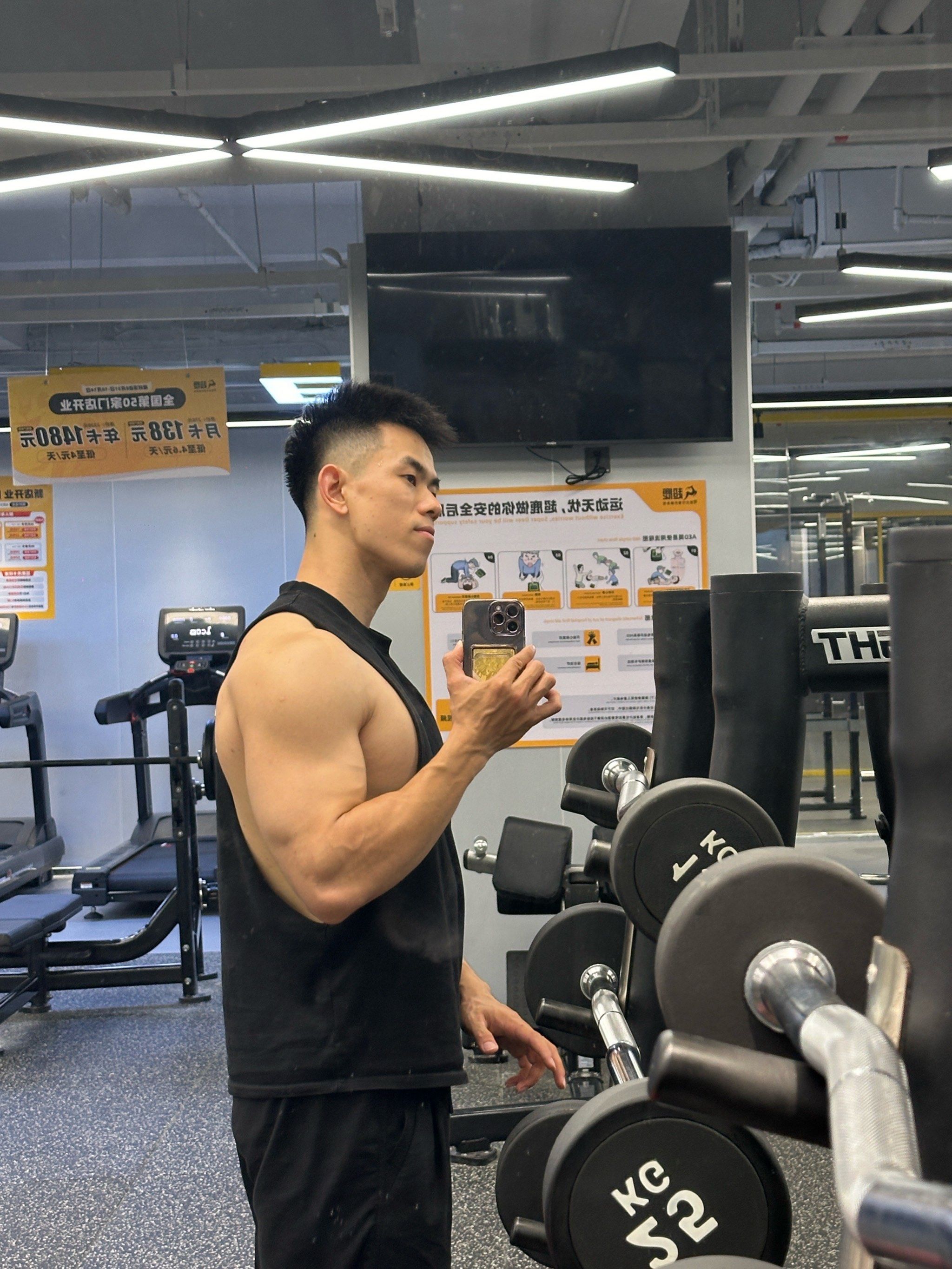 包含广州队在中超中打出爆冷,被誉为教练席炸锅的词条 包含广州队在中超中打出爆冷,被誉为教练席炸锅的词条