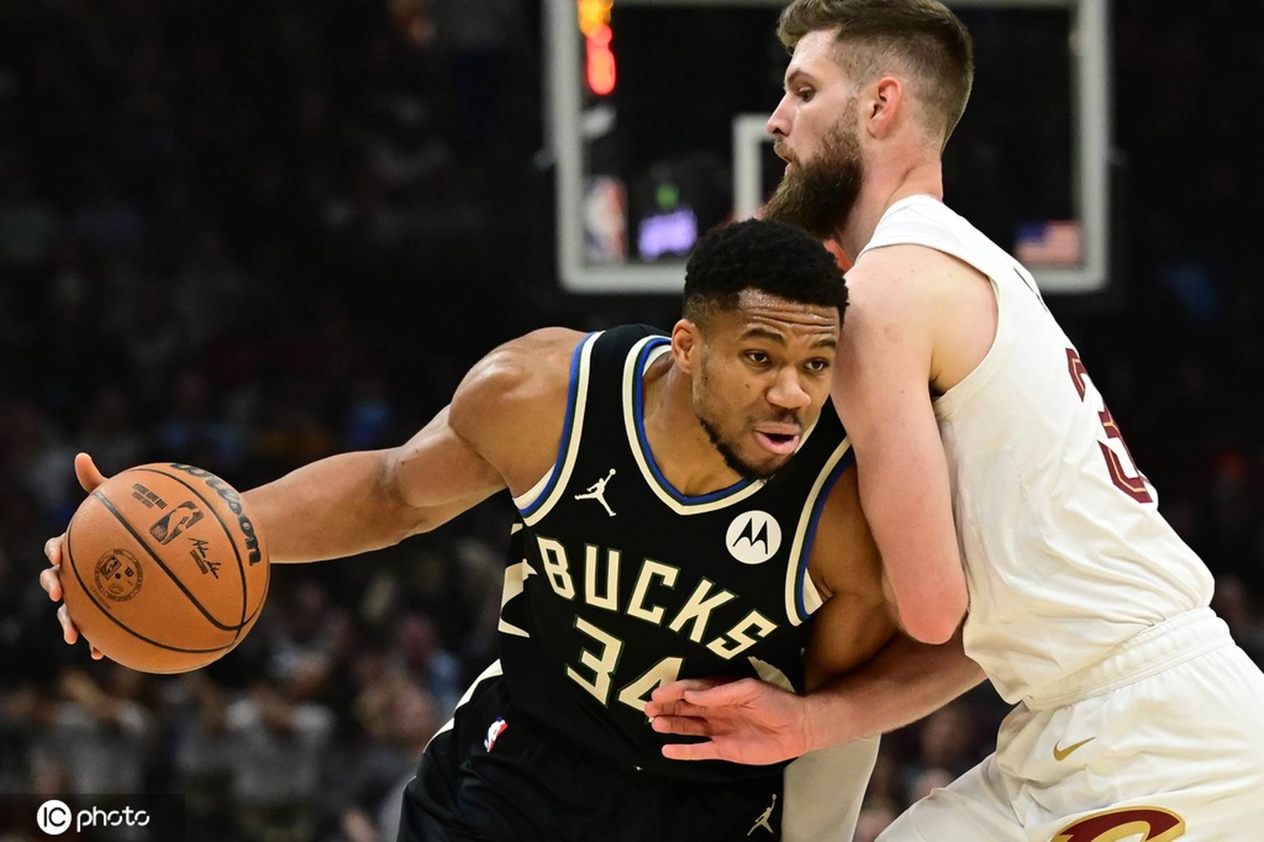 包含雄鹿队球员连续砍下+,成为赛季亮点的词条 包含雄鹿队球员连续砍下+,成为赛季亮点的词条