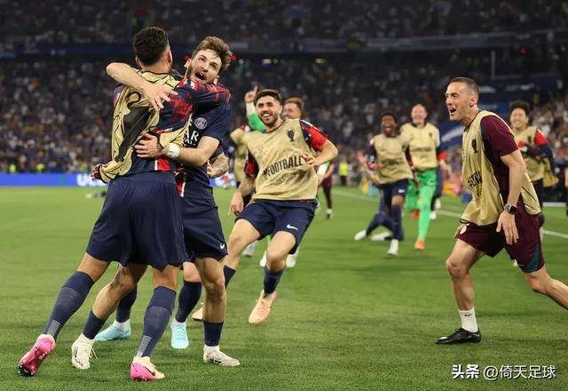 足球明星强强碰撞,世界级对决势不可挡的简单介绍 足球明星强强碰撞,世界级对决势不可挡的简单介绍