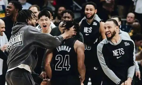 篮网惨败开拓者,遭遇四连败! 篮网惨败开拓者,遭遇四连败!