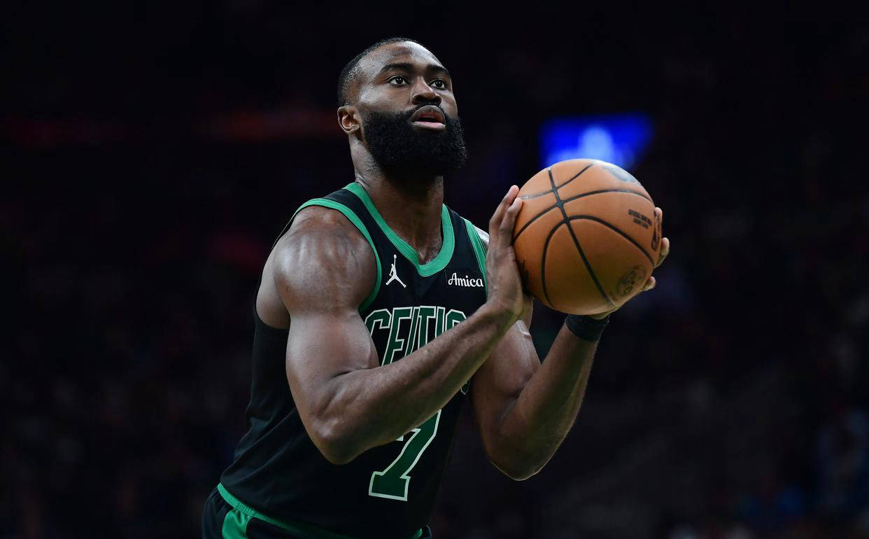 杰出表现引领，凯尔特人逆转人晋级东部决赛的简单介绍