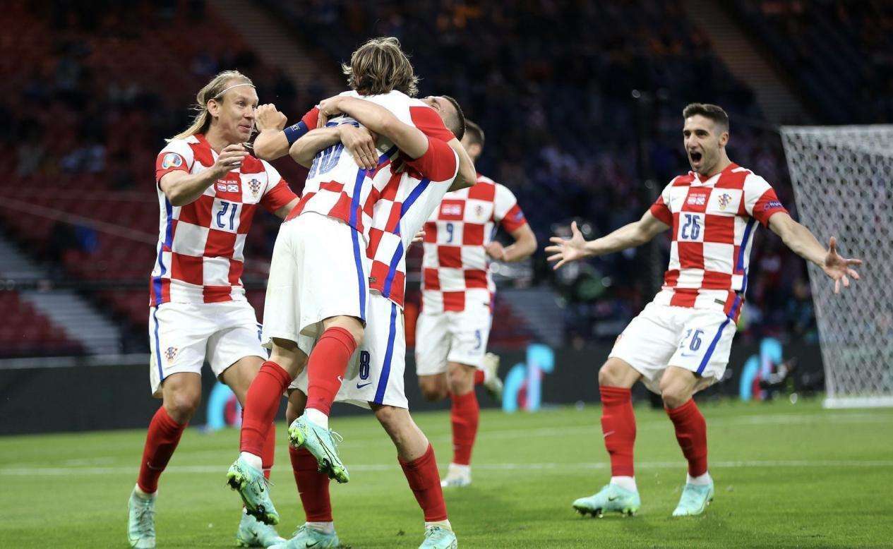 西班牙球队大胜强敌,晋级半决赛 西班牙球队大胜强敌,晋级半决赛