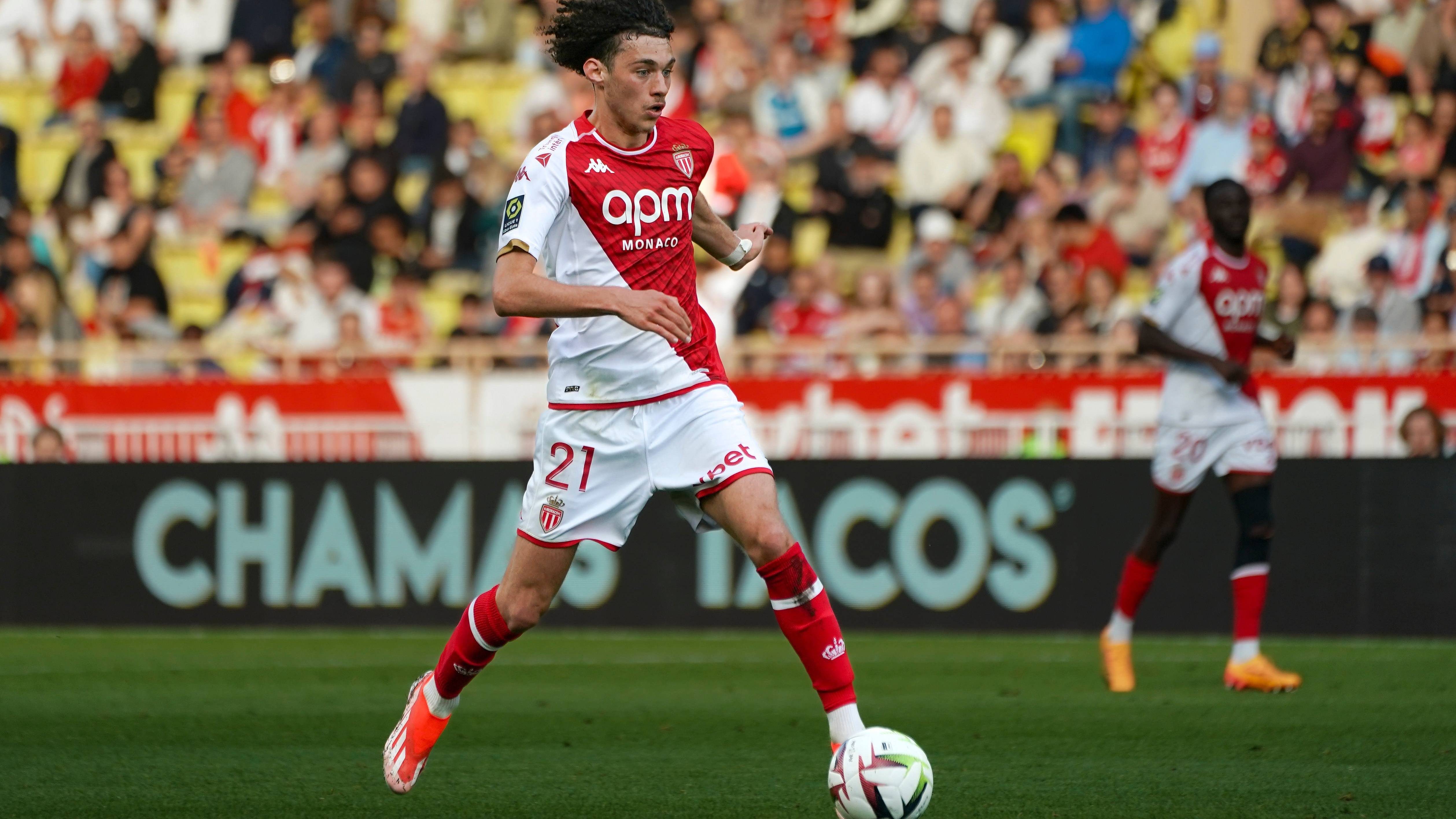 马格卡队在法甲联赛中取得胜利 马格卡队在法甲联赛中取得胜利