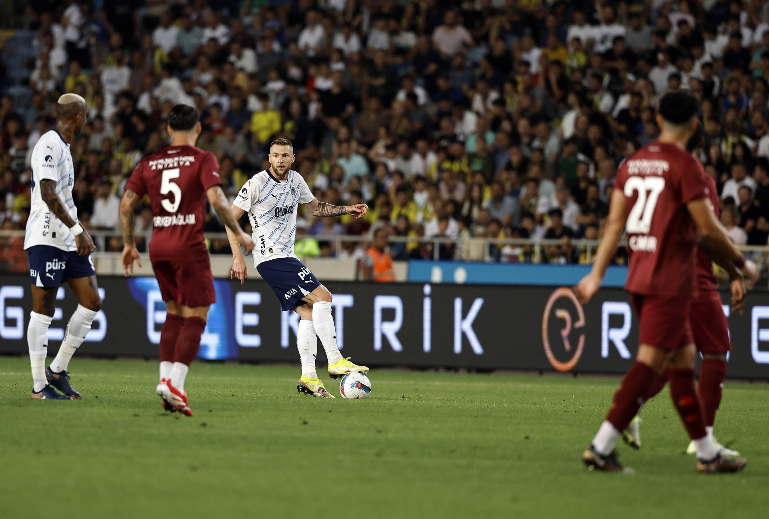 葡萄牙大胜阿塞拜疆赢得欧洲杯资格赛