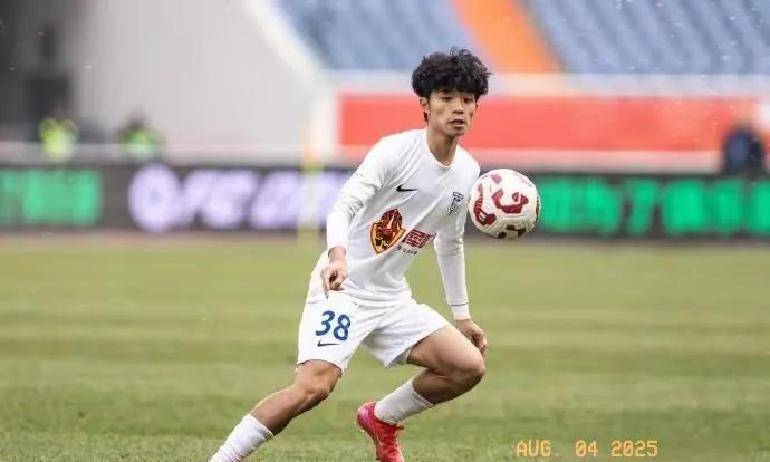 阿尔梅里亚主场告捷,豪取三分的简单介绍 阿尔梅里亚主场告捷,豪取三分的简单介绍