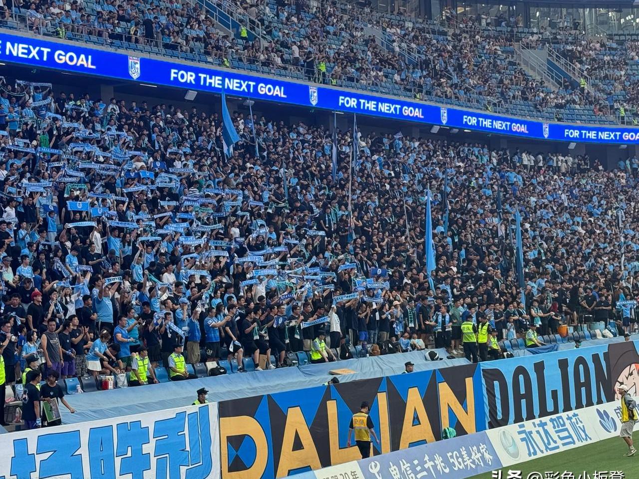 包含足球比赛的紧张气氛牵动万千球迷心的词条 包含足球比赛的紧张气氛牵动万千球迷心的词条