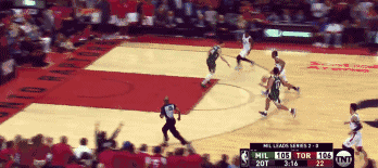 猛龙队主场负于雄鹿队,遭遇连败 猛龙队主场负于雄鹿队,遭遇连败