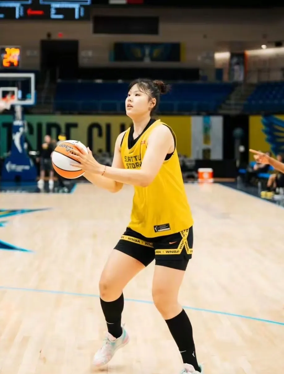 澳大利亚女篮队员表现出色，获得最佳球员