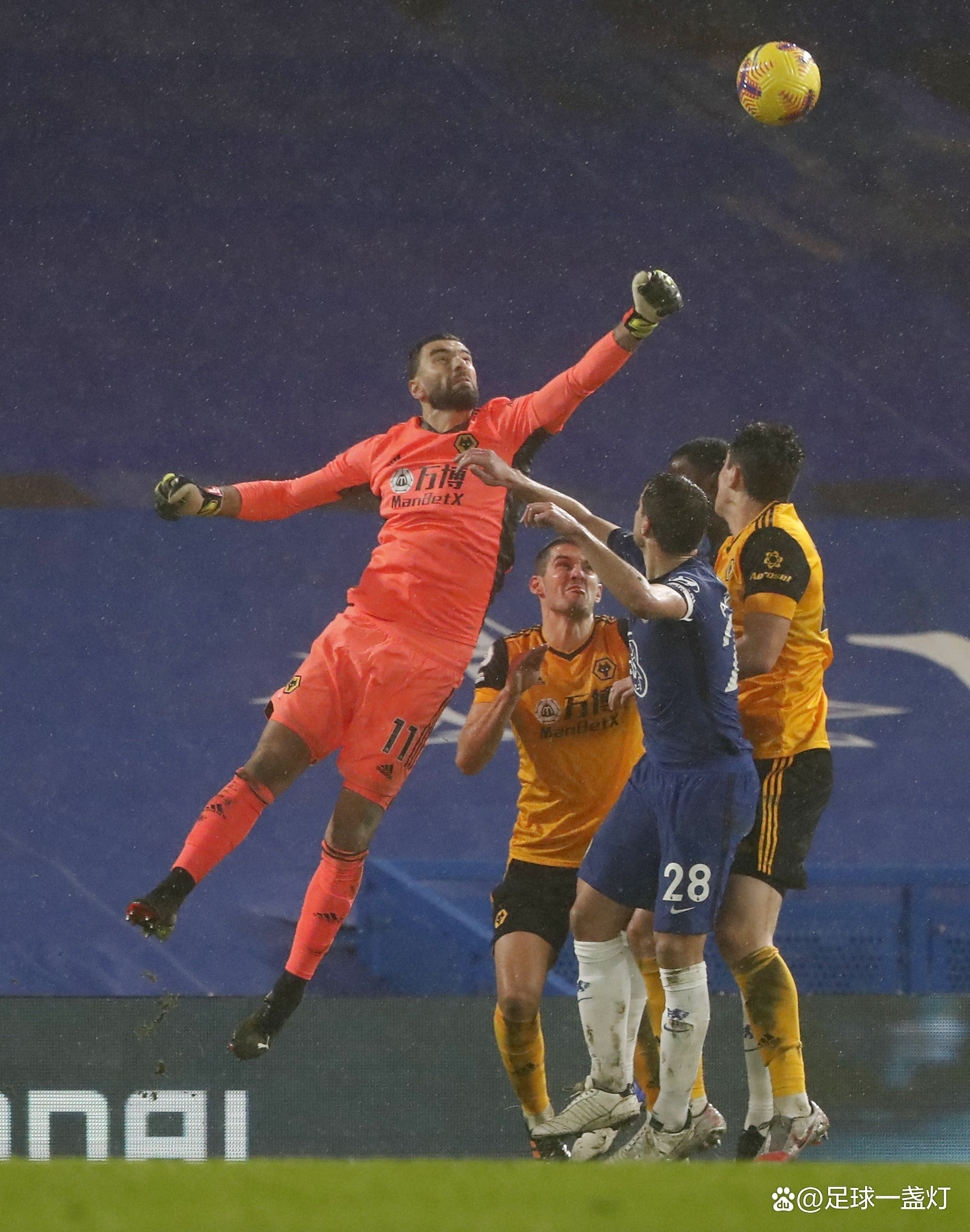 关于切尔西主场轻松战胜狼队,追赶积分领头羊的信息 关于切尔西主场轻松战胜狼队,追赶积分领头羊的信息