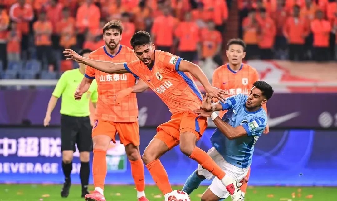 包含重要对决!鲁能对阵恒大,中超劲旅交手赛场激烈的词条 包含重要对决!鲁能对阵恒大,中超劲旅交手赛场激烈的词条