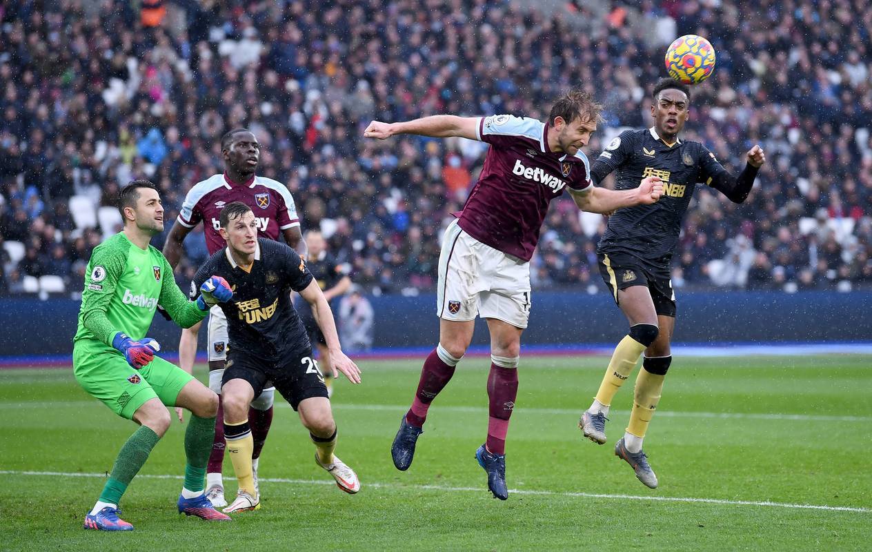 利物浦击败西汉姆联，延续不败