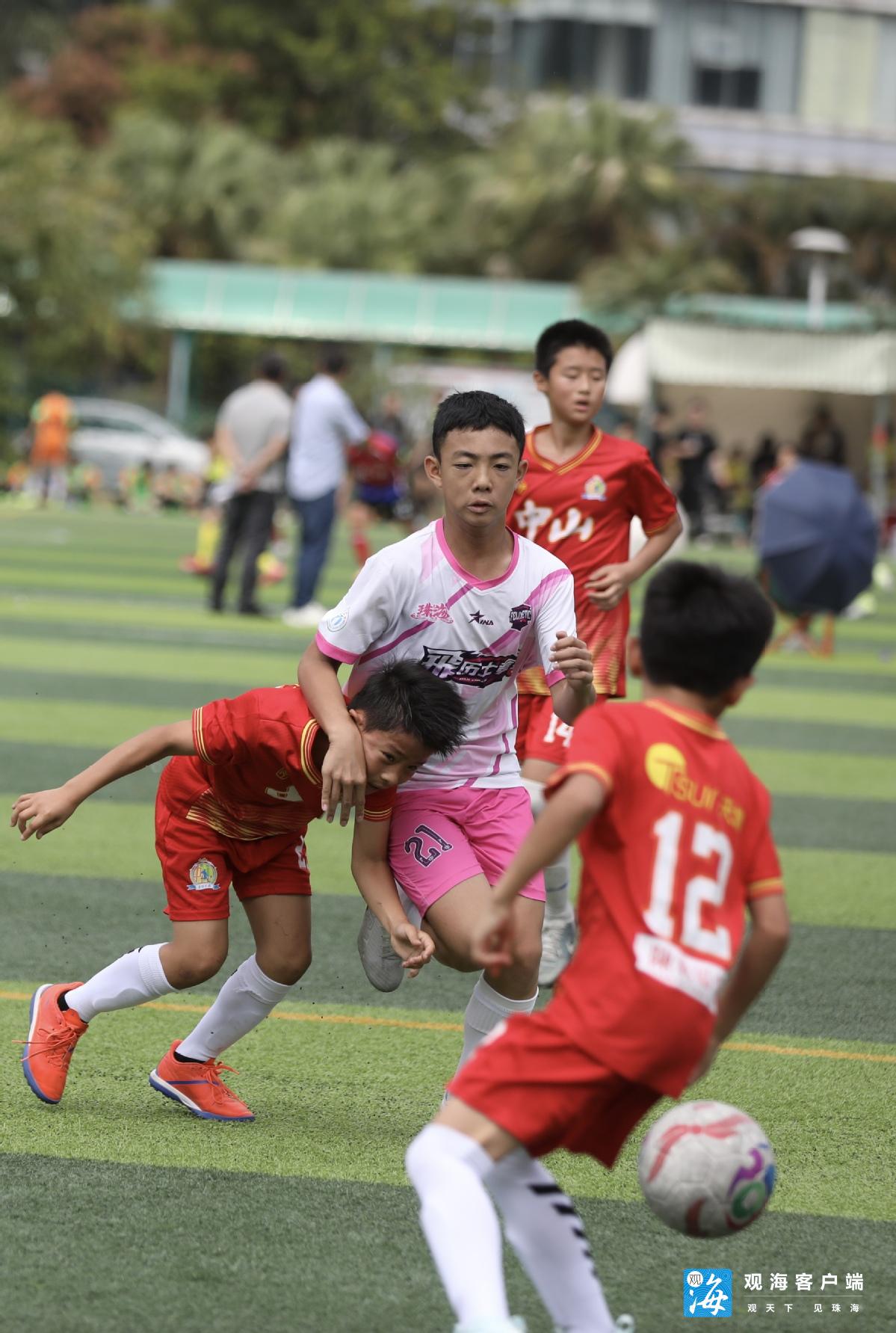 激烈角逐!足球比赛即将上演 激烈角逐!足球比赛即将上演