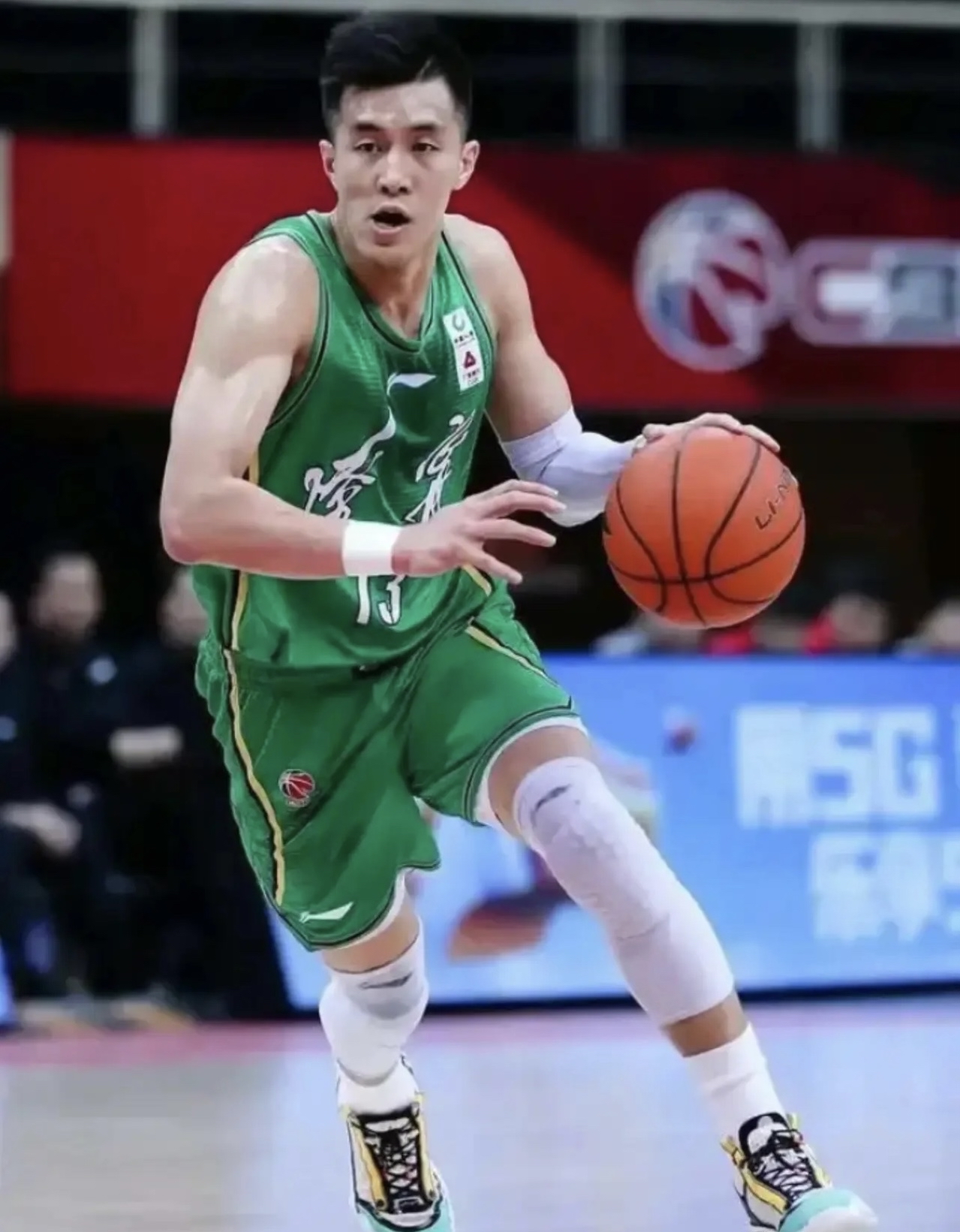 比赛中球员们的飒气姿态震撼人心