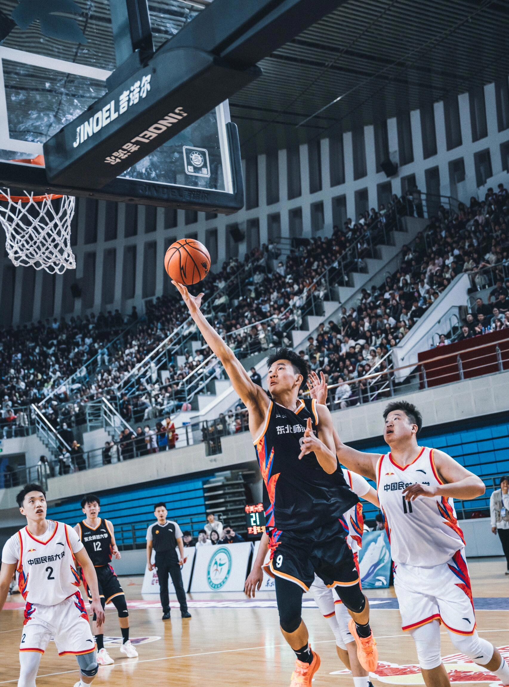 关于篮球冠军势不可挡，横扫全场的信息