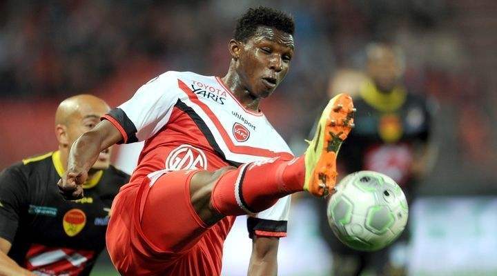 瓦朗谢纳惊险获胜,继续保持不败战绩 瓦朗谢纳惊险获胜,继续保持不败战绩