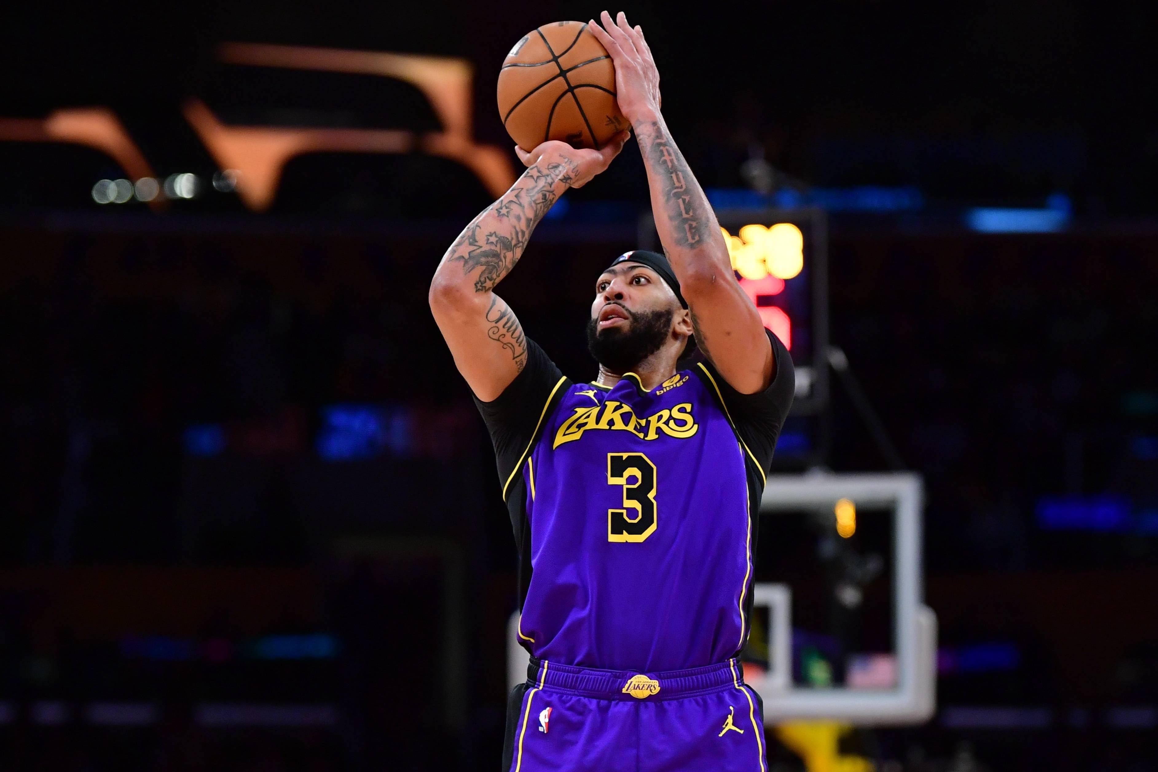 NBA常规赛:湖人逆转太阳获胜 NBA常规赛:湖人逆转太阳获胜