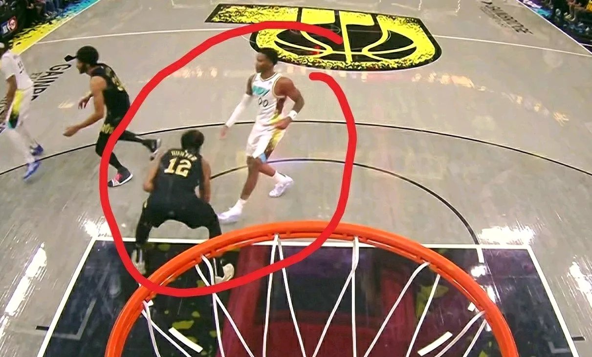 步行者遭雄鹿横扫,遭连败 步行者遭雄鹿横扫,遭连败