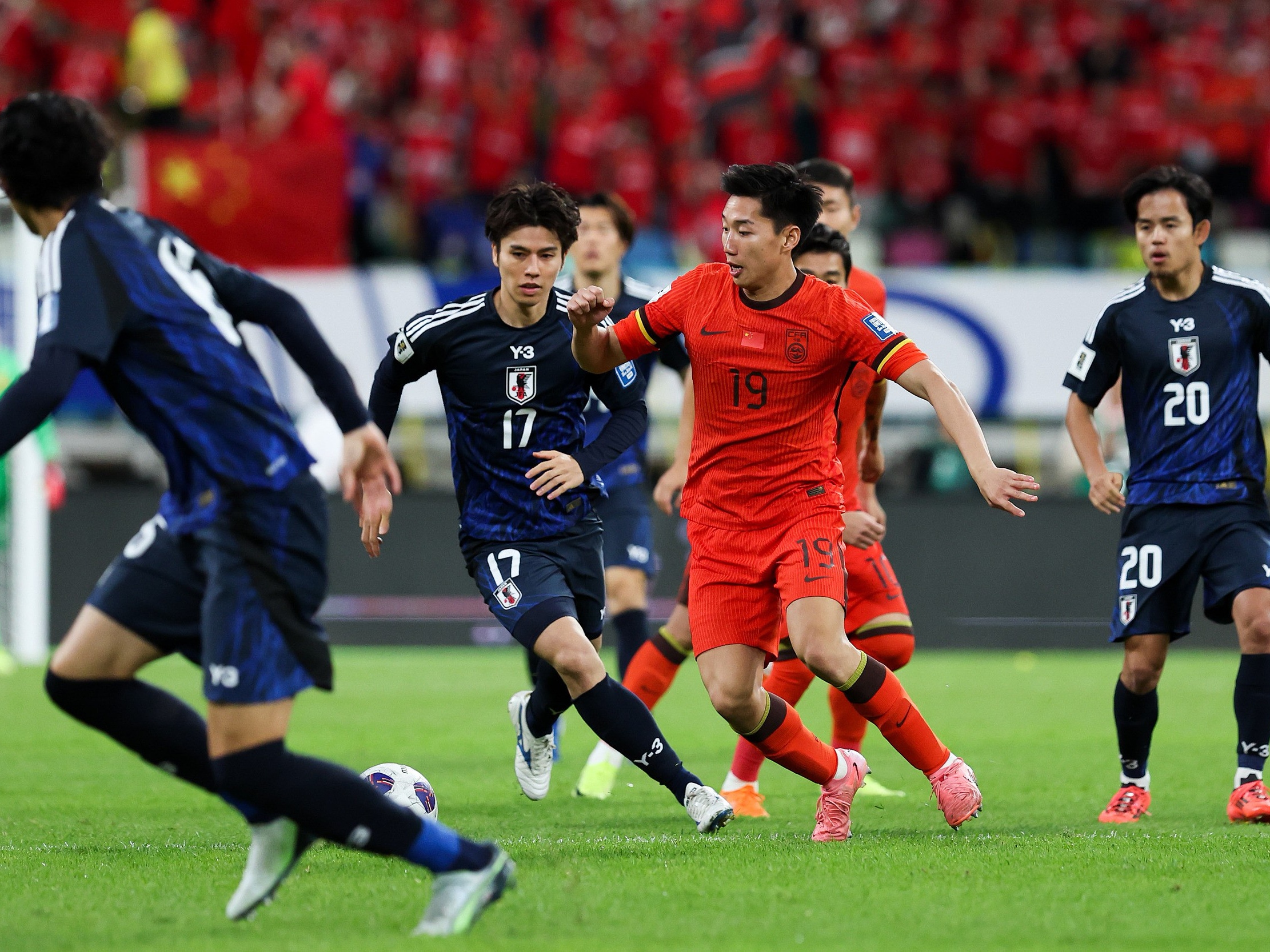 广州队再胜一场，稳步晋级亚洲足球赛的简单介绍