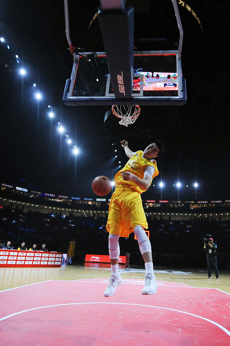 关于专业球员的篮球技艺在场上独领风骚的信息 关于专业球员的篮球技艺在场上独领风骚的信息