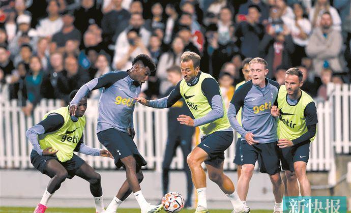 包含热闹一幕!欧洲足球联赛火爆开战,阵容强大的词条 包含热闹一幕!欧洲足球联赛火爆开战,阵容强大的词条