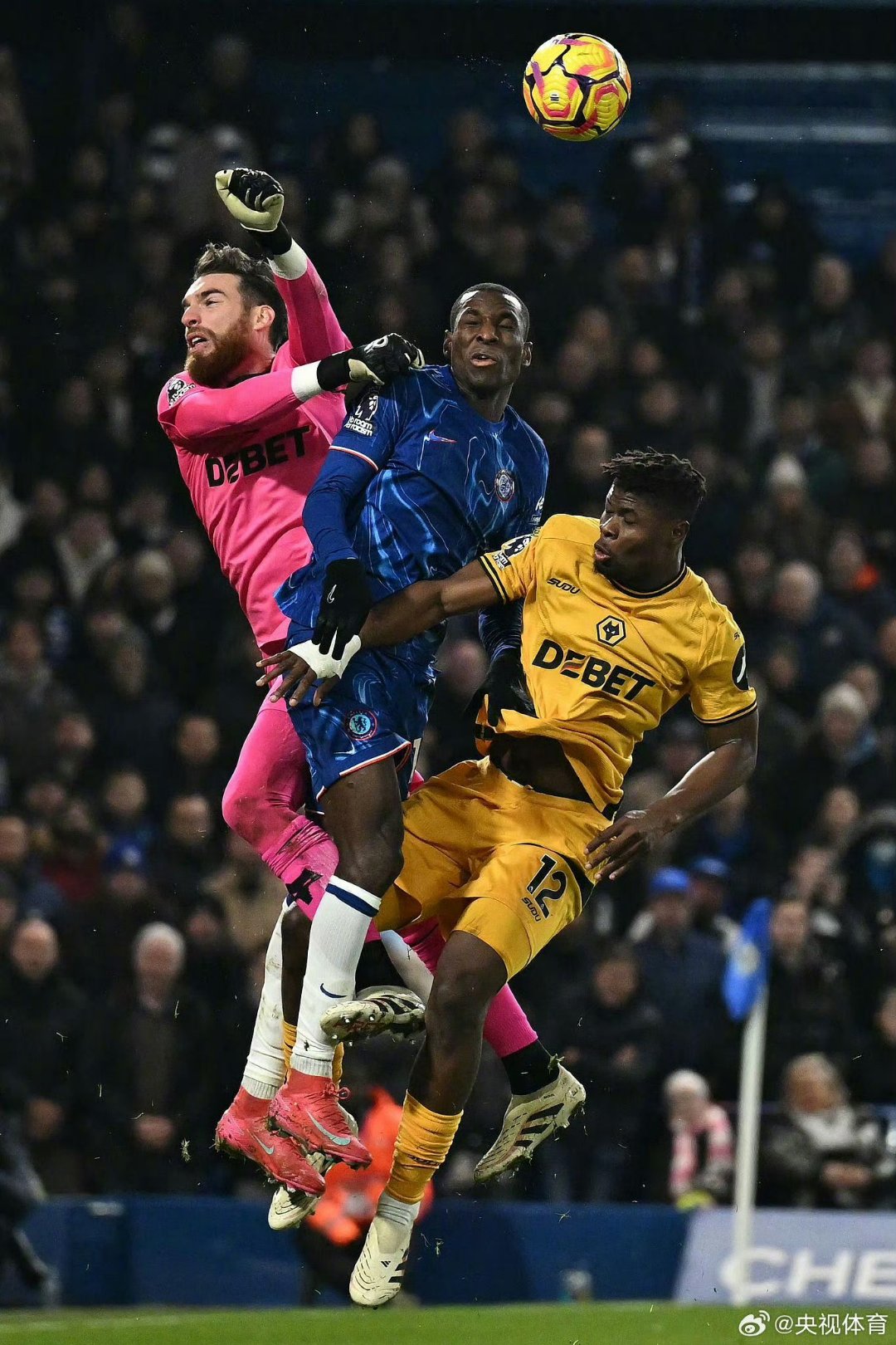 狼队主场不敌切尔西，遭遇失利