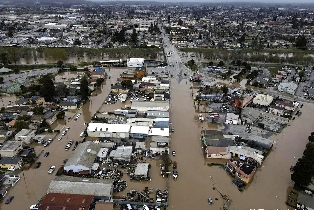 关于荷兰遭遇奥地利逆转，出线形势岌岌可危的信息
